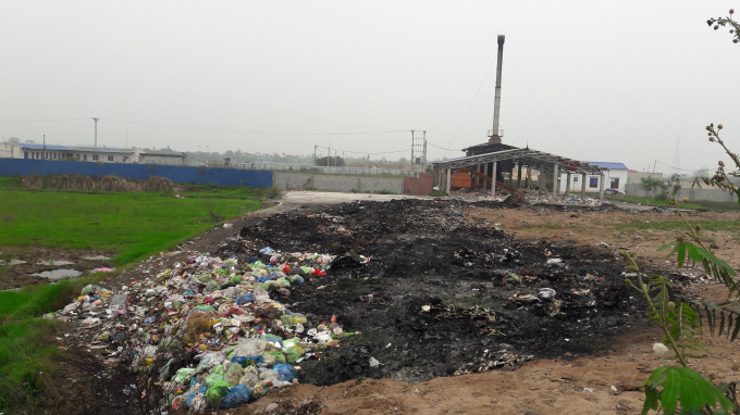 To&agrave;n cảnh l&ograve; đốt r&aacute;c đặt tại x&atilde; Quốc Tuấn.