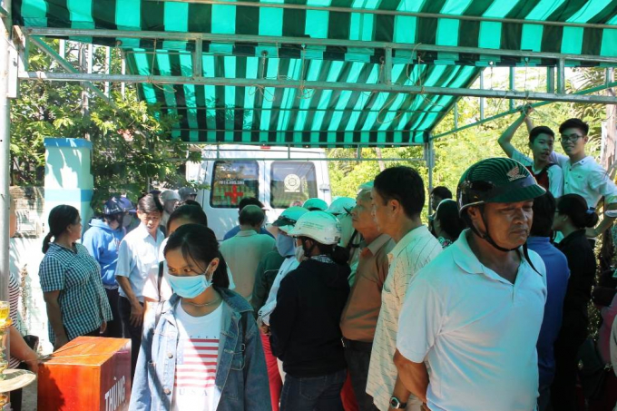 Lực lượng chức năng đang tiến h&agrave;nh l&agrave;m r&otilde; vụ &aacute;n mạng.