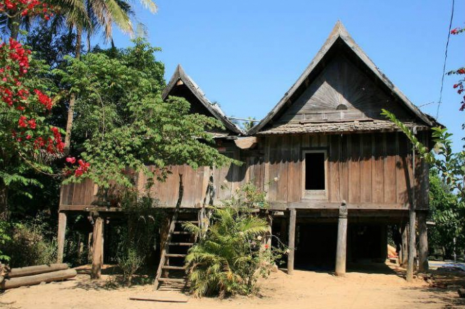 &nbsp;Nh&agrave; s&agrave;n của người T&acirc;y Nguy&ecirc;n ở Bu&ocirc;n Đ&ocirc;n. (Ảnh: Dulichvietnam360)