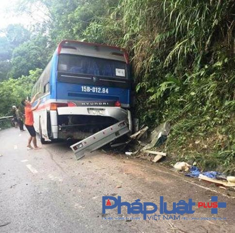 Đ&acirc;y l&agrave; tuyến đường quanh co nguy hiểm, thường xuy&ecirc;n xảy ra tai nạn (ảnh Đ&agrave;o Tấn)