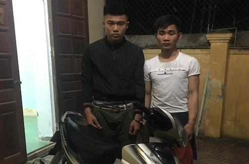 Hai trong số 3 đối tượng tại cơ quan chức năng.