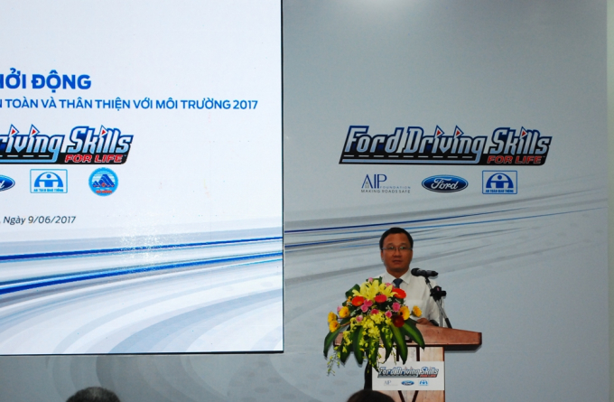 &Ocirc;ng Khuất Việt H&ugrave;ng chia sẻ về t&igrave;nh trạng tai nạn giao th&ocirc;ng tại Việ  Nam.