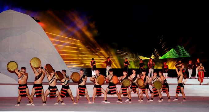 Người xem c&oacute; nhiều trải nghiệm th&uacute; vị tại Festival Di sản Quảng Nam 2017.