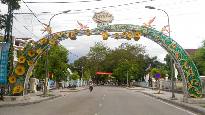 T&ecirc;n một sản phẩm bia ngập tr&agrave;n trong l&ograve;ng Cố đ&ocirc;&nbsp;trong khi t&aacute;c hại của bia rượu th&igrave; ai cũng thấy r&otilde;.