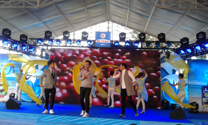 C&aacute;c tiết mục đặc sắc được biểu diễn trong buổi lễ.