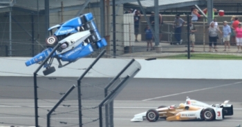 Tai nạn kinh hoàng tại giải đua xe khốc liệt nhất thế giới