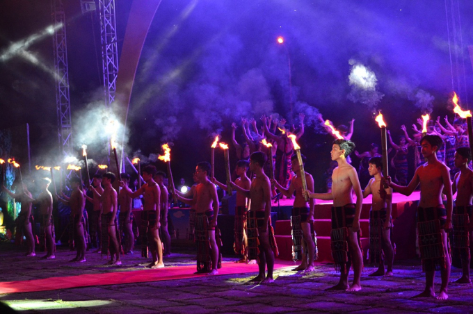 Qua ng&agrave;y hội,&nbsp;tỉnh Quảng Nam giới thiệu những gi&aacute; trị di sản văn h&oacute;a đặc sắc của đồng b&agrave;o c&aacute;c d&acirc;n tộc thiểu số đến bạn b&egrave; trong ngo&agrave;i nước.