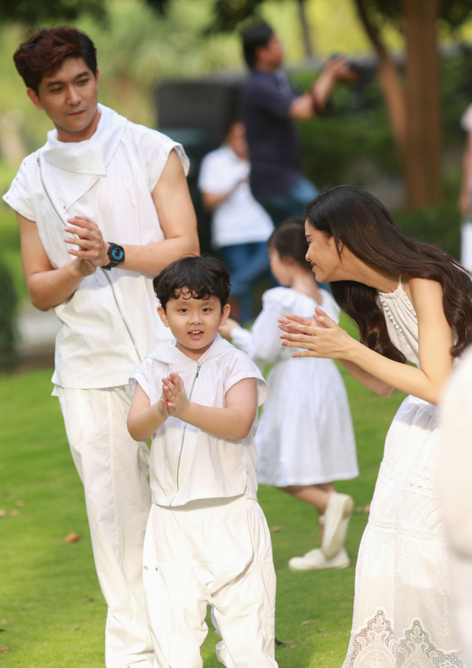 Gia đ&igrave;nh Tim - Trương Quỳnh Anh.