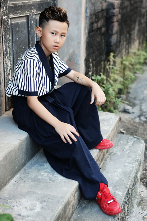 Kelly B&ugrave;i muốn truyền th&ocirc;ng điệp mạnh mẽ, dũng cảm đến c&aacute;c bạn nhỏ