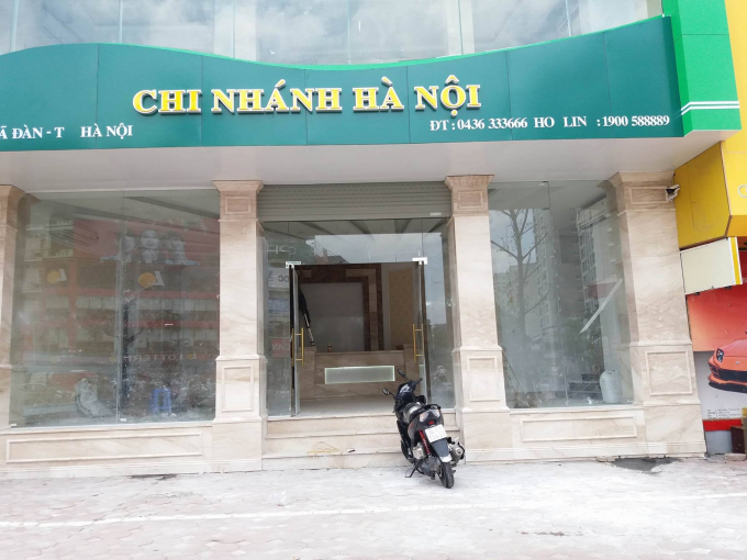 Theo ghi nhận của ph&oacute;ng vi&ecirc;n hiện c&ocirc;ng tr&igrave;nh vẫn đang tiếp tục được thi c&ocirc;ng sửa chữa b&ecirc;n trong.&nbsp;