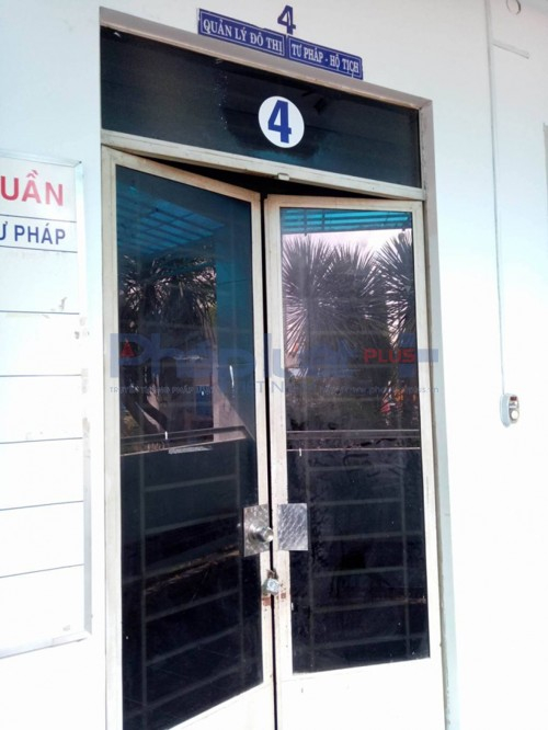 Ph&ograve;ng Quản l&yacute; đ&ocirc; thị, Tư ph&aacute;p - Hộ tịch kh&oacute;a cửa.