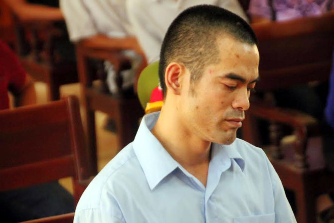 Bị c&aacute;o Đ&agrave;m Xu&acirc;n Hiếu tại phi&ecirc;n t&ograve;a. (Ảnh: b&aacute;o Bắc Giang)