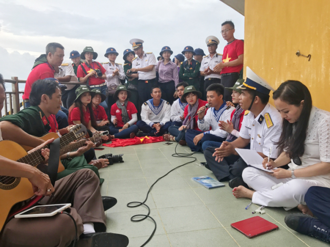 Chuyến lưu diễn của Việt Quang, Sơn Ca v&agrave; đo&agrave;n nghệ sĩ k&eacute;o d&agrave;i 10 ng&agrave;y.