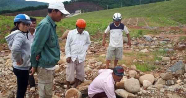 Thừa Thiên Huế: Đập hồ chứa nước Thủy Yên rò rỉ nước, người dân hoang mang