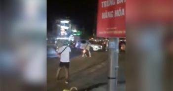 TP HCM: Công an nổ súng trấn áp hỗn chiến giữa tài xế GrabBike và tài xế xe ôm truyền thống