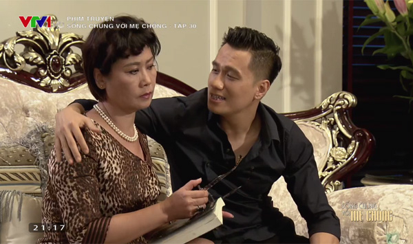 Mẹ ruột Sơn xuất hiện.