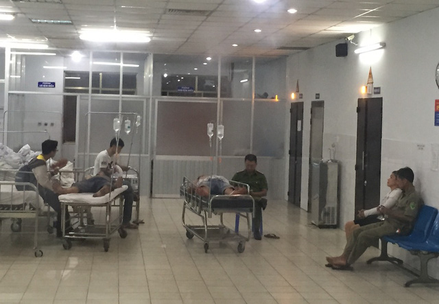 C&ocirc;ng an t&uacute;c trực tại bệnh viện.