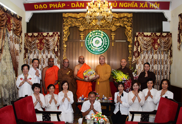 Tổng thư k&yacute; Hiệp Hội Đại Thọ Bồ Đề Ấn Độ tới thăm ch&ugrave;a Qu&aacute;n Sứ