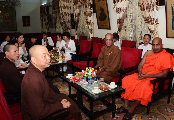 Tổng thư k&yacute; Hiệp Hội Đại Thọ Bồ Đề Ấn Độ tới thăm ch&ugrave;a Qu&aacute;n Sứ