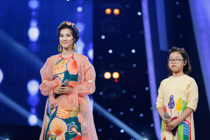 Ho&agrave;ng Oanh đổi style, ho&aacute; c&ocirc; Tấm dịu d&agrave;ng