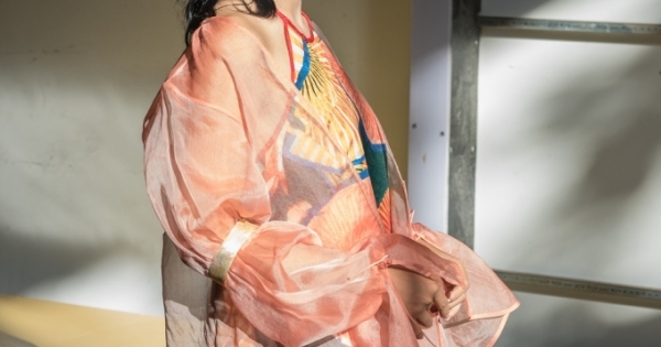 Hoàng Oanh đổi style, hoá cô Tấm dịu dàng