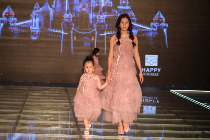 Kh&aacute;n giả m&atilde;n nh&atilde;n với Tuần lễ thời trang trẻ em Việt Nam - Vietnam Junior Fashion Week m&ugrave;a thứ 3