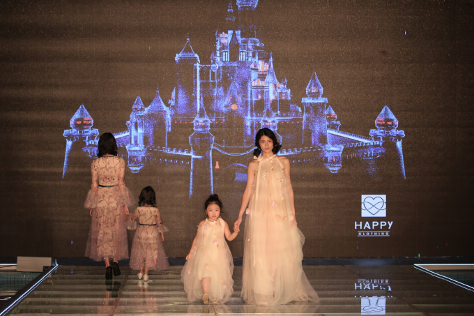 Kh&aacute;n giả m&atilde;n nh&atilde;n với Tuần lễ thời trang trẻ em Việt Nam - Vietnam Junior Fashion Week m&ugrave;a thứ 3