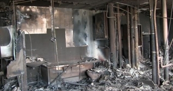 Sốc: Cảnh hoang tàn, đổ nát bên trong tháp Grenfell sau vụ cháy