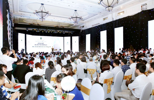 Năm trăm kh&aacute;ch h&agrave;ng dự Lễ ra mắt Dự &aacute;n The Emerald-Thương hiệu bất động sản của Vimefulland.