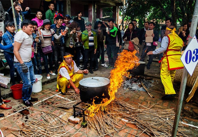 Nghệ nh&acirc;n b&aacute;nh giầy - Ảnh: Phạm Th&agrave;nh Nghiệp.&nbsp;