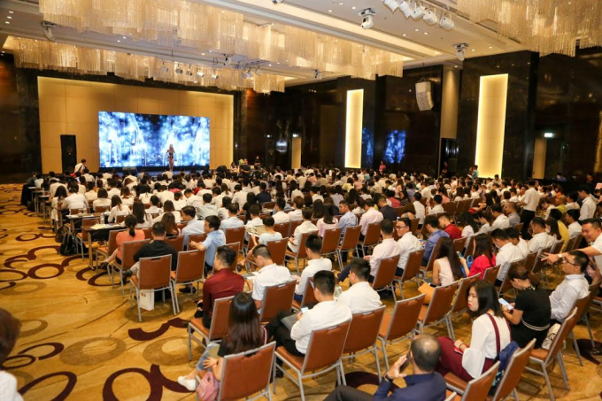 Buổi ra mắt được nhiều người quan t&acirc;m.