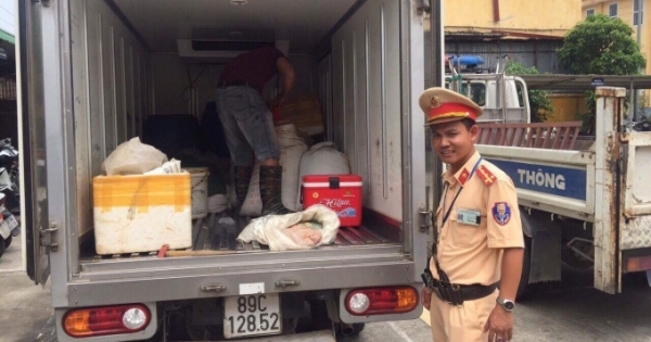 Hà Nội: Bắt giữ số lượng lợn nội tạng bốc mùi chuẩn bị vào quán nhậu