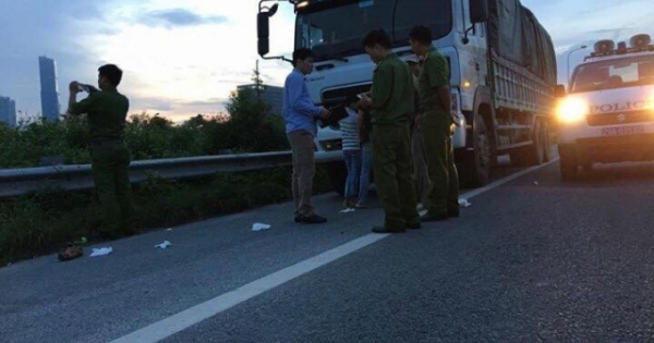 Hà Nội: Tài xế xe tải giúp cặp vợ chồng giật lại túi xách