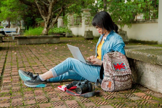 Một g&oacute;c phố nhỏ&nbsp;đều&nbsp;trở th&agrave;nh ph&ograve;ng l&agrave;m việc. Ảnh: FBNV