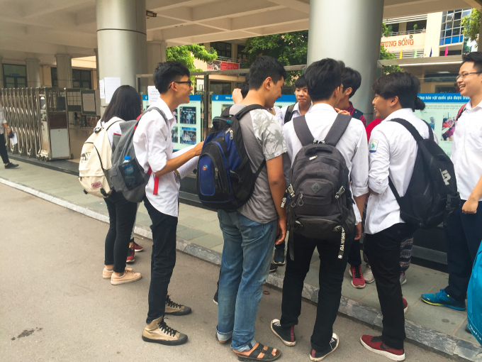 H&ocirc;m nay, thời tiết kh&aacute; m&aacute;t mẻ, thuận lợi cho c&aacute;c sĩ tử cũng như người nh&agrave;.&nbsp;