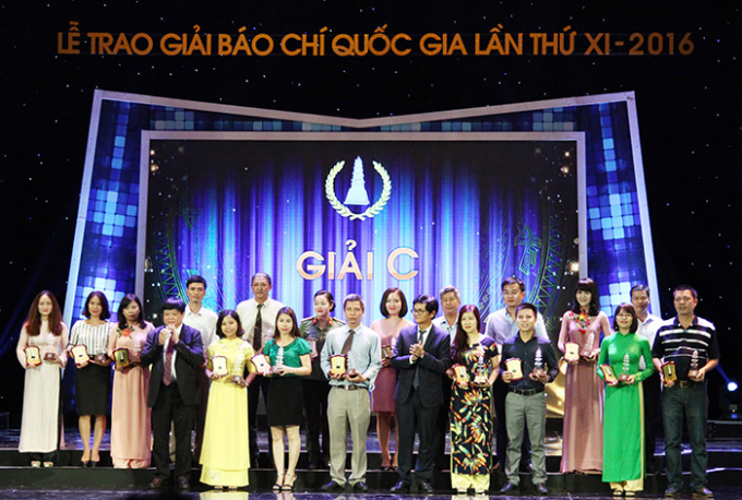 C&aacute;c t&aacute;c giả đoạt giải C.