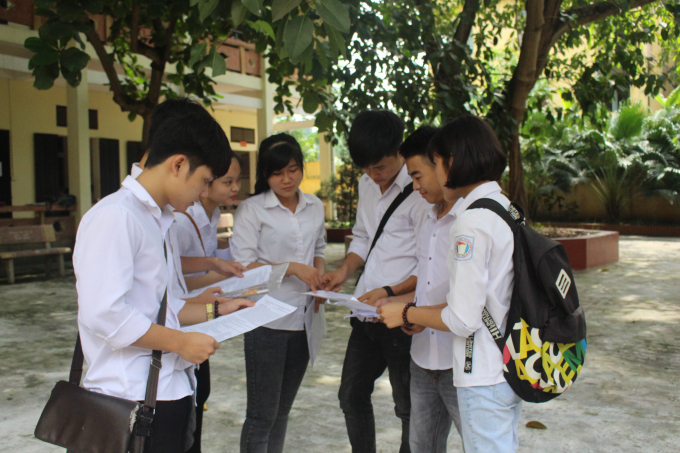 Theo đ&aacute;nh gi&aacute; chung, đề thi năm nay vừa sức với c&aacute;c th&iacute; sinh.