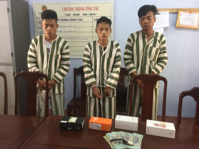 C&aacute;c đối tượng&nbsp;nhanh ch&oacute;ng bị bắt giữ đối tượng sau hơn 6h g&acirc;y &aacute;n.