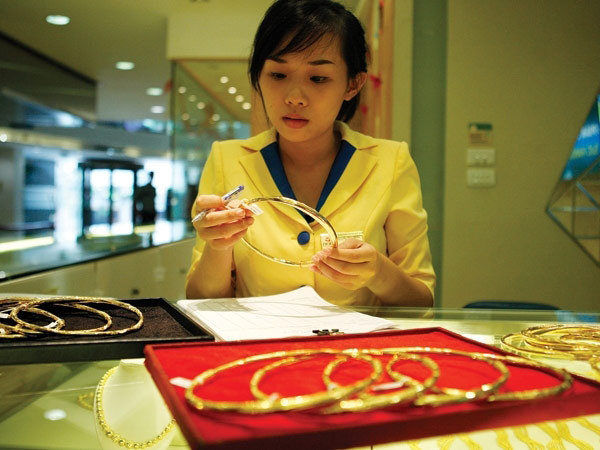 Gi&aacute; v&agrave;ng h&ocirc;m nay 23/6: Chưa c&oacute; dấu hiệu phục hồi. Nguồn: VietQ