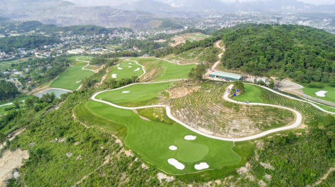 C&ocirc;ng trường x&acirc;y dựng của FLC Hạ Long nh&igrave;n từ tr&ecirc;n cao.