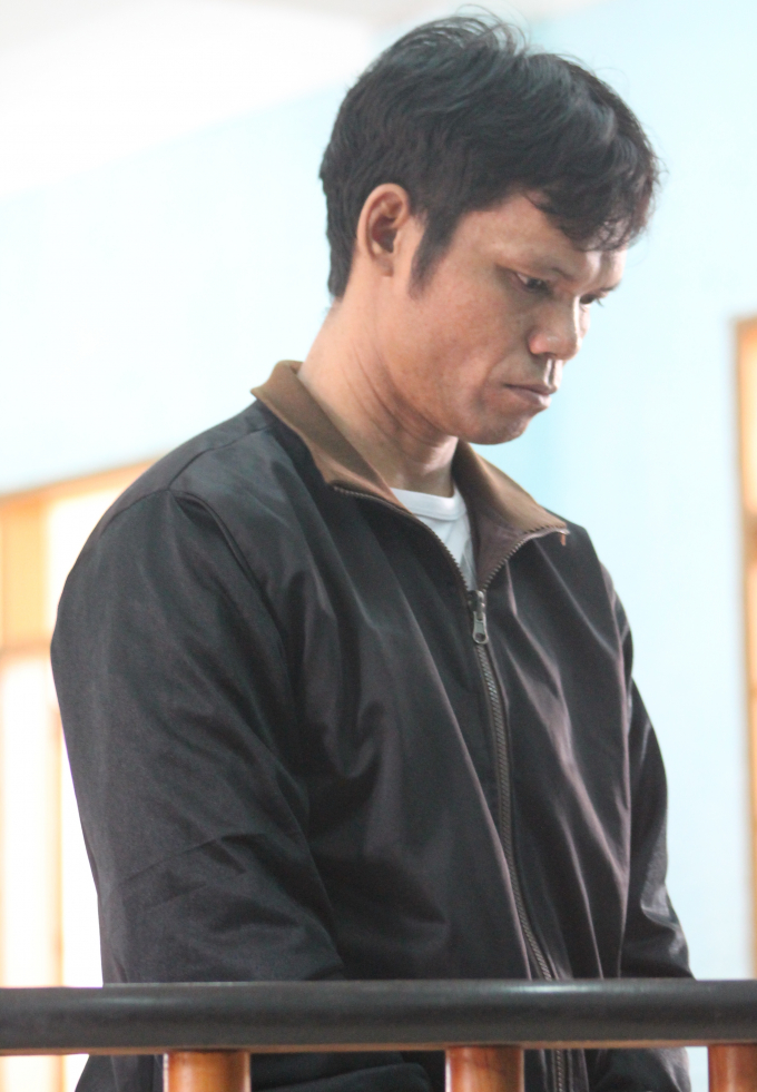 G&atilde; cha ruột v&ocirc; nh&acirc;n t&iacute;nh phải trả gi&aacute; cho h&agrave;nh vi h&egrave;n hạ của m&igrave;nh