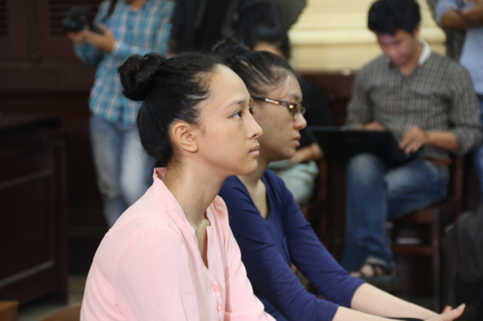 Để đảm bảo sự kh&aacute;ch quan hoa hậu Phương Nga đ&atilde; từ chối trả lời luật sư b&agrave;o chữa.