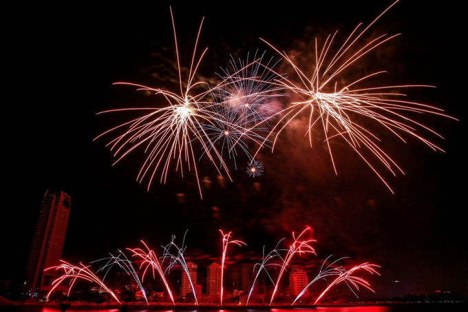 Đội Matarello (Italia) lên ngôi vô địch Lễ hội pháo hoa quốc tế Đà Nẵng 2017