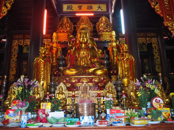 Đến Hải Tiến lễ ch&ugrave;a Hồi Long