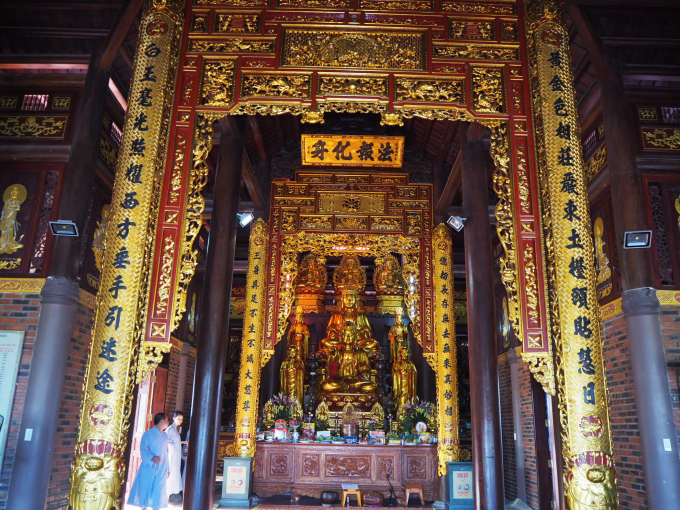 Đến Hải Tiến lễ ch&ugrave;a Hồi Long