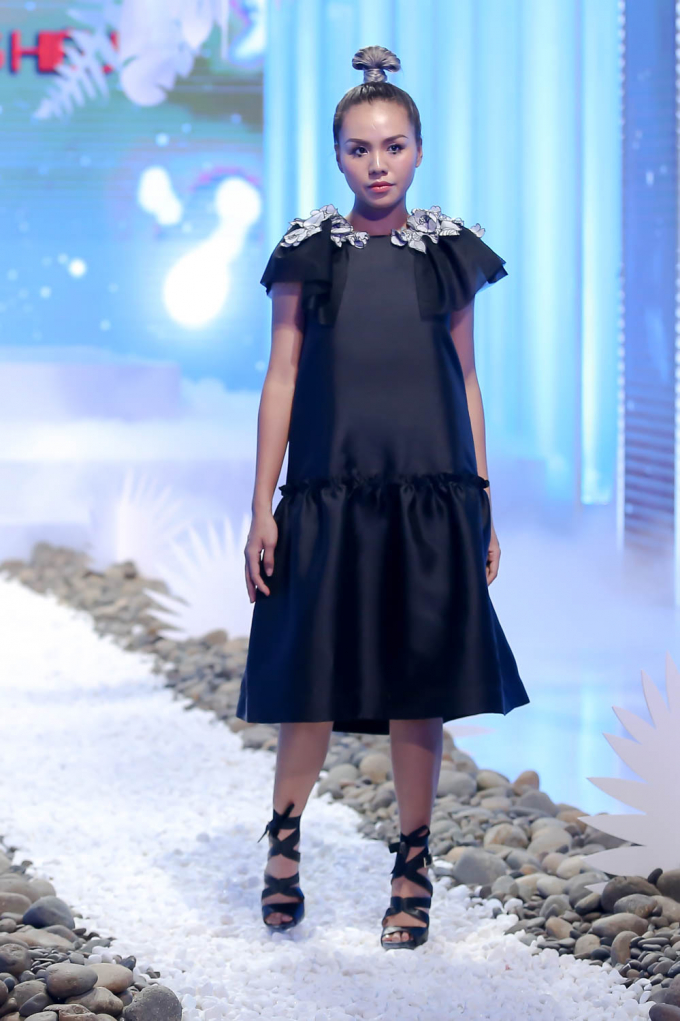 Minh T&uacute; lớn tiếng khuy&ecirc;n Lan Khu&ecirc;