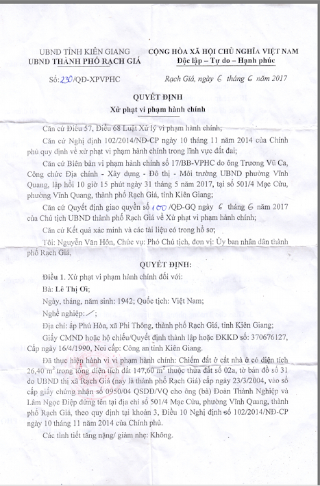 Quyết định của &ocirc;ng Ph&oacute; chủ tịch UBND TP Rạch Gi&aacute;, đồng nghĩa với việc đẩy gia đ&igrave;nh b&agrave; l&atilde;o c&oacute; c&ocirc;ng với c&aacute;ch mạng v&agrave;o tận c&ugrave;ng bi đ&aacute;t.