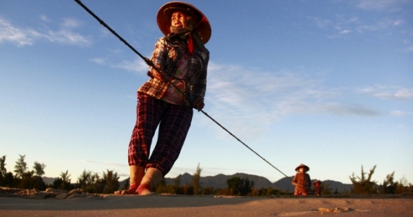 Thừa Thiên Huế: Những "tượng đài kéo biển" ở Chân Mây