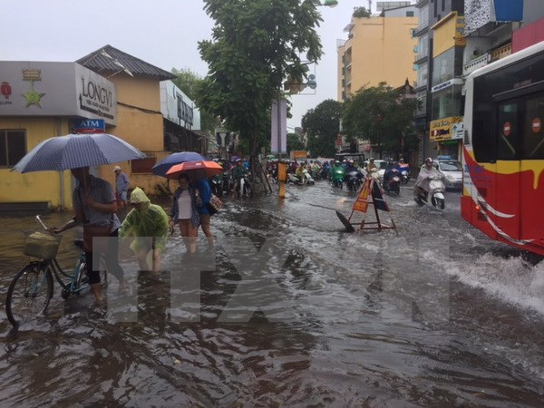 H&agrave; Nội tiếp tục c&oacute; mưa r&agrave;o v&agrave; gi&ocirc;ng. Ảnh: minh họa/ Nguồn: Trọng Đạt/TTXVN