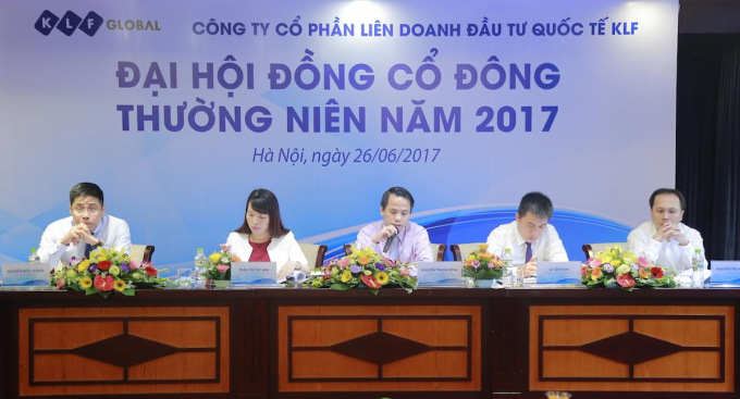 Ban chủ toạ Đại hội cổ đ&ocirc;ng thường ni&ecirc;n KLF năm 2017